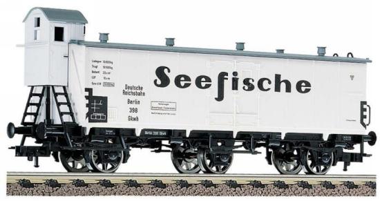 3-axled refrigerated car 'Seefische' with brakeman?s cabin type Gkwh ('Berlin')<br /><a href='images/pictures/Fleischmann/5381.jpg' target='_blank'>Full size image</a>
